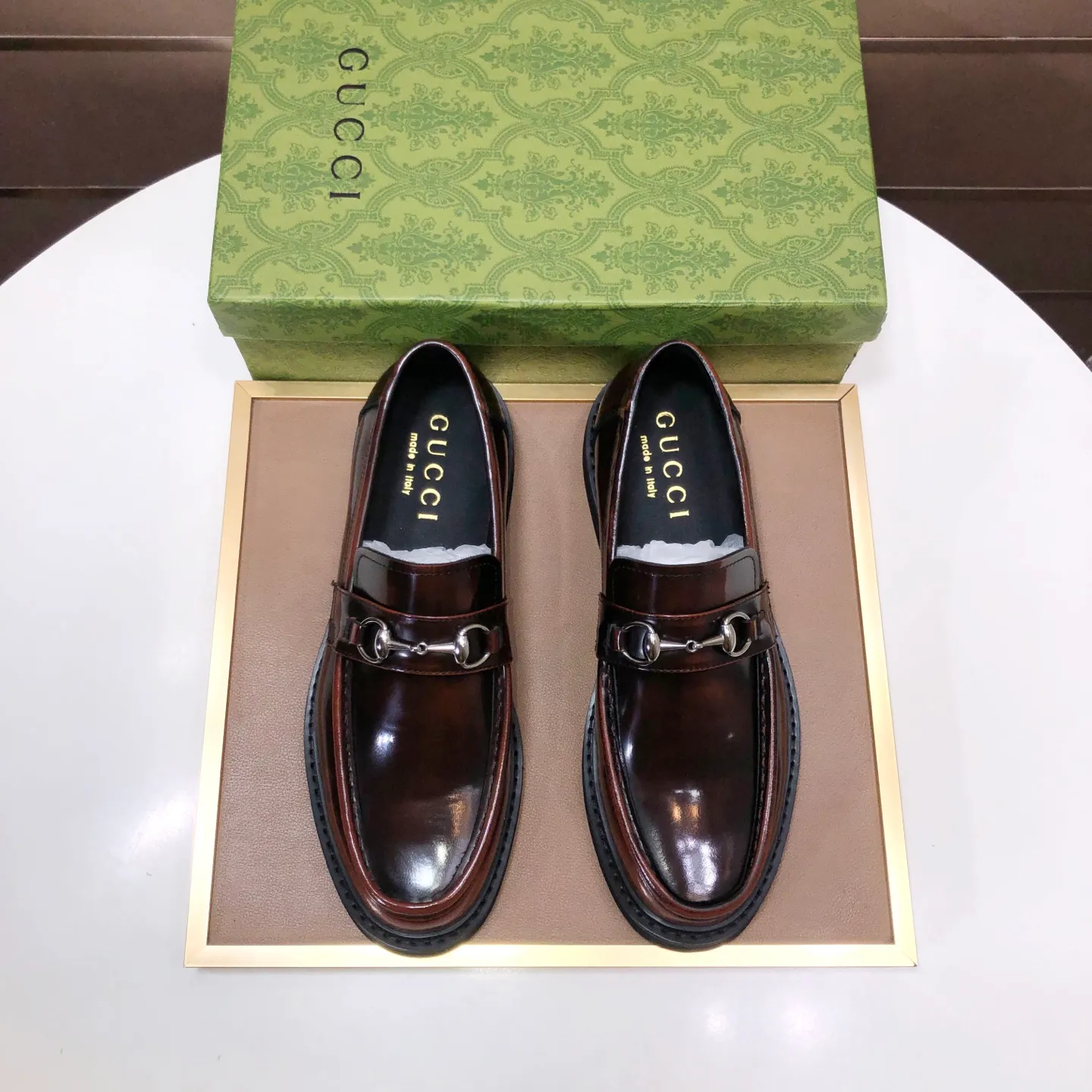 Ex-factory price 540💰The top Italian luxury men’s shoe giant (GUCCI) (Gucci) (full cowhide lining) is now available🍃Original European style🔰 Pleasant to the eye😍In order to make the shoes more durable and non-deformable🌀The production continues to follow traditional methods but there is still no lack of innovation💪Select original sheepskin for the leather♻️ Smooth, natural and exceptionally bright⭐Made of imported cowhide The rich man’s first choice 38-45 (45 customized)